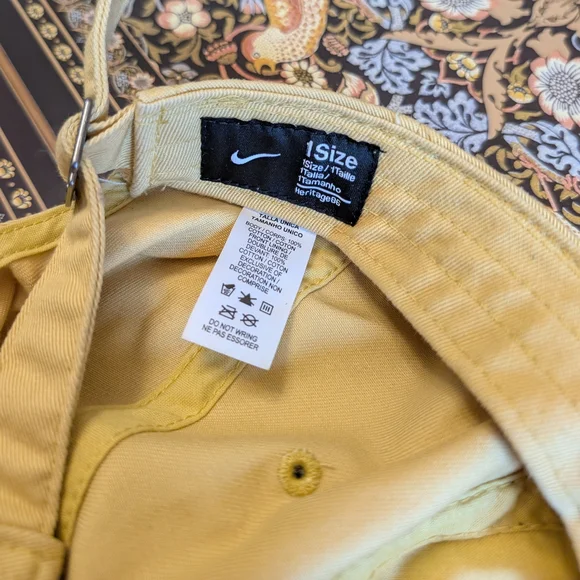 Nike hat - Picture 4 of 4